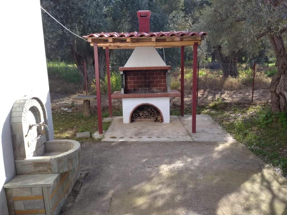 The Small House In The Olive Grove Лефокастро Екстер'єр фото