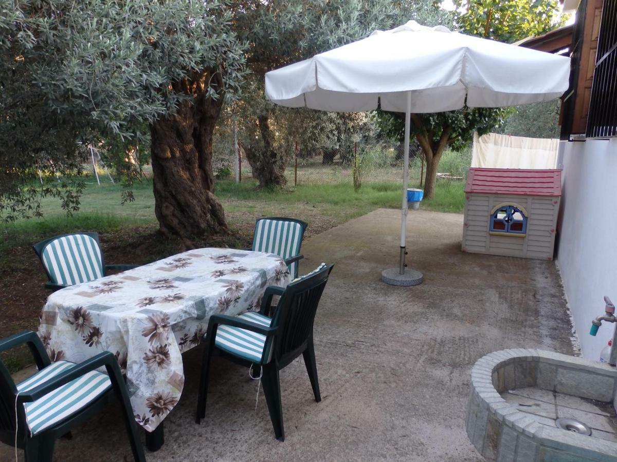The Small House In The Olive Grove Лефокастро Екстер'єр фото